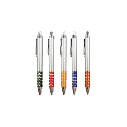 Lapicero plástico /apariencia y accesorios metálicos